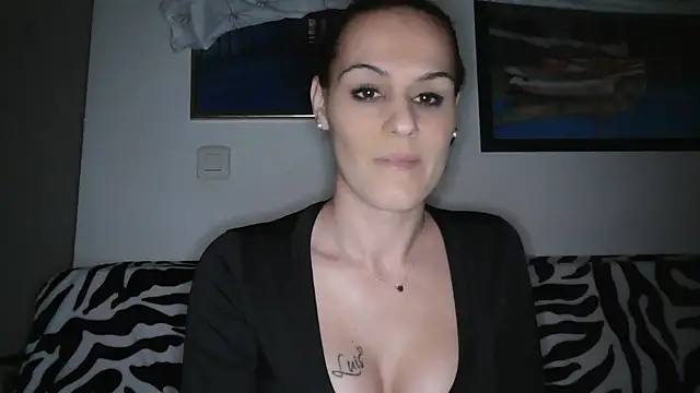 Snapshot of yumara351 chatting on 01.14.26 yumara351 online show from 01.14.26