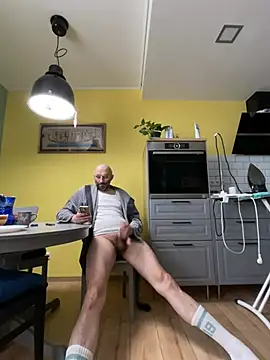 Snapshot of smint06 chatting on 03.25.26 smint06 online show from 03.25.26