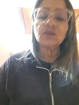 Snapshot of Vickysweeeettt chatting on 03.21.26 Vickysweeeettt online show from 03.21.26