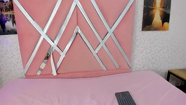 scarletross  online show from 03.18.26