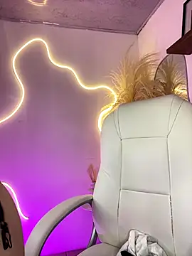 Zoe Serrat online show from 09.19.25