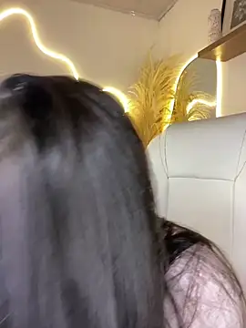 Zoe Serrat online show from 11.26.25