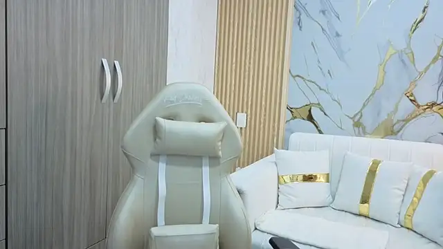 Madam Hott online show from 09.18.25