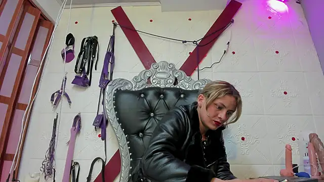 Snapshot of indigo_thc5 chatting on 12.05.25 indigo thc5 online show from 12.05.25