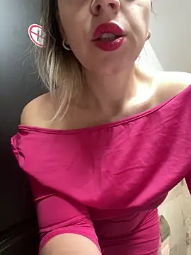 Snapshot of ladywithbigass chatting on 01.08.25 ladywithbigass online show from 01.08.25