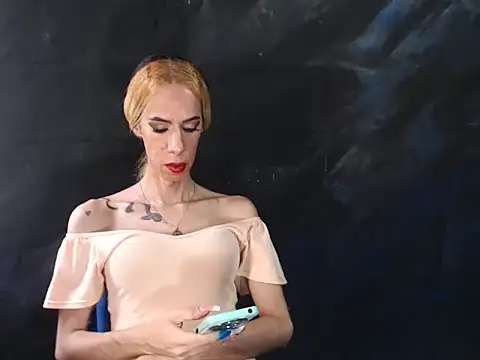 Queenmaria23cm online show from 09.11.25