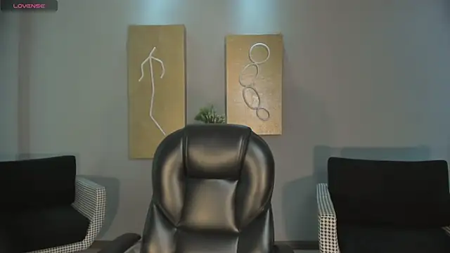 TiffannySins online show from 11.14.25