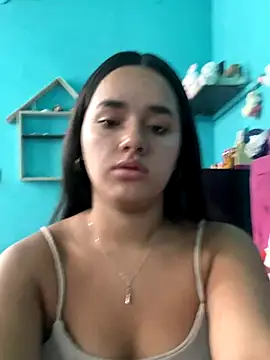 Snapshot of Luciaparker03 chatting on 09.30.25 Luciaparker03 online show from 09.30.25