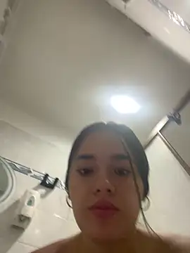 Snapshot of Luciaparker03 chatting on 10.10.25 Luciaparker03 online show from 10.10.25