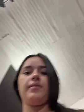 Snapshot of Luciaparker03 chatting on 11.04.25 Luciaparker03 online show from 11.04.25