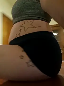 Snapshot of DeziBaby1087 chatting on 04.06.26 DeziBaby1087 online show from 04.06.26