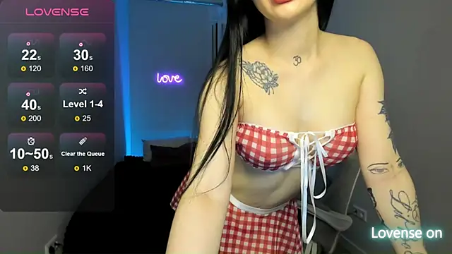 Snapshot of SelinaStorm chatting on 05.04.26 SelinaStorm online show from 05.04.26