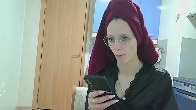 Lucy Divine online show from 12.18.25