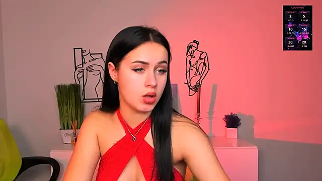 Snapshot of luna_tin chatting on 10.25.25 luna tin online show from 10.25.25