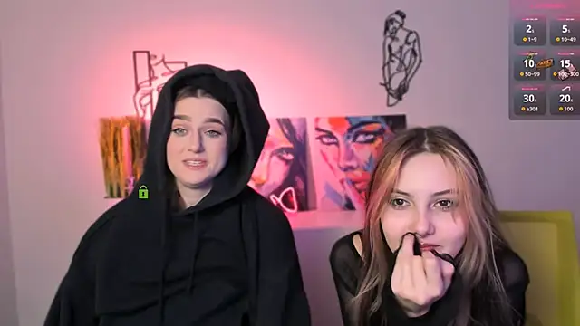 Snapshot of luna_tin chatting on 11.10.25 luna tin online show from 11.10.25