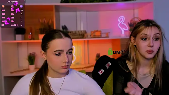 Snapshot of luna_tin chatting on 11.13.25 luna tin online show from 11.13.25