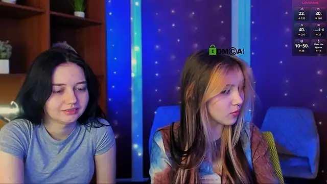 Snapshot of luna_tin chatting on 11.23.25 luna tin online show from 11.23.25