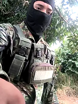 Snapshot of lamejorpene chatting on 10.11.25 lamejorpene online show from 10.11.25