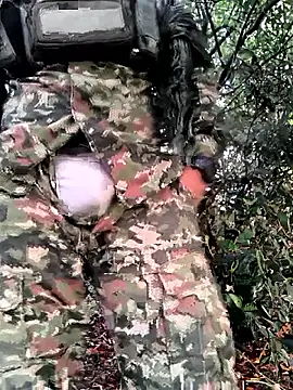 Snapshot of lamejorpene chatting on 10.25.25 lamejorpene online show from 10.25.25