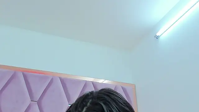 Snapshot of MaskedGirl_ chatting on 10.16.25 MaskedGirl online show from 10.16.25