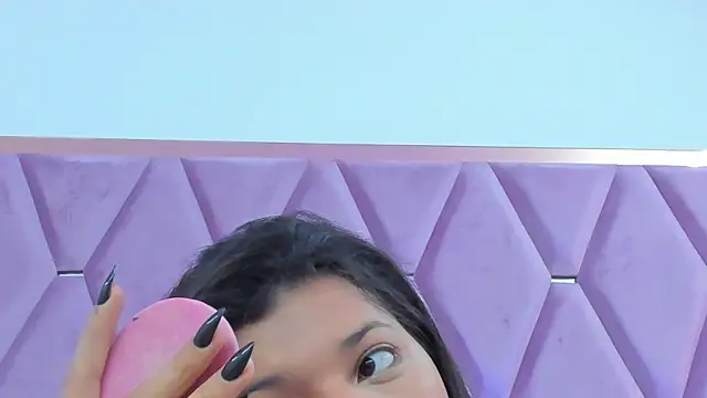 Snapshot of MaskedGirl_ chatting on 10.17.25 MaskedGirl online show from 10.17.25