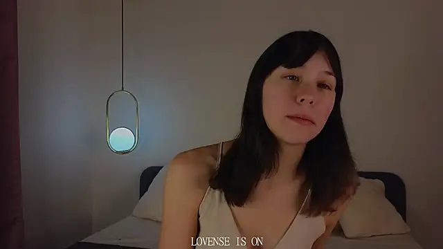 Snapshot of BritniBers chatting on 11.24.25 BritniBers online show from 11.24.25