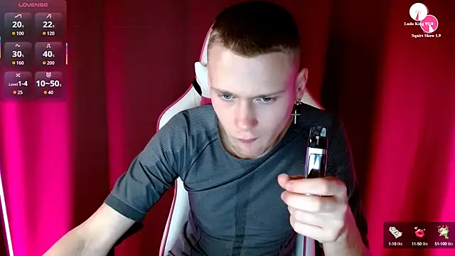 Snapshot of Xavier_Night81 chatting on 10.10.25 Xavier Night81 online show from 10.10.25