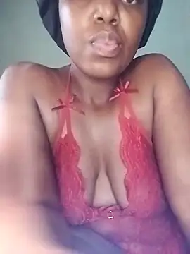 Snapshot of Merlylee chatting on 12.21.25 Merlylee online show from 12.21.25