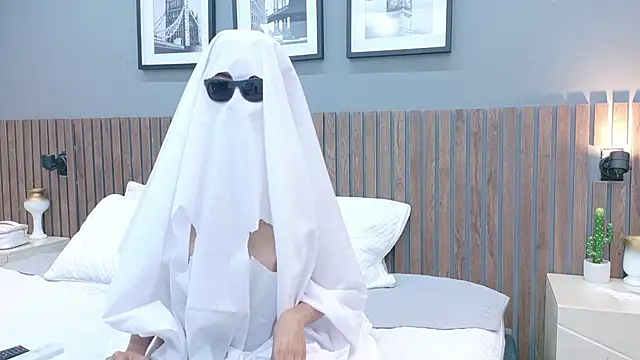 luna roja25 online show from 10.12.25