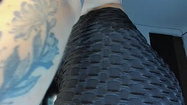 Snapshot of tianastone_ chatting on 11.19.25 tianastone online show from 11.19.25