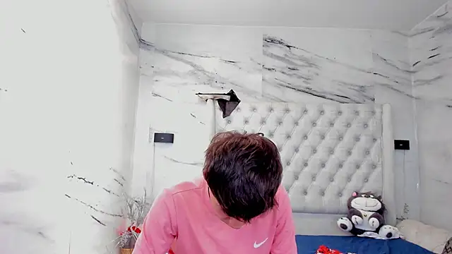 Snapshot of Ari_and_Storm chatting on 01.17.26 Ari and Storm online show from 01.17.26