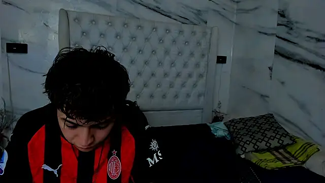 Snapshot of Ari_and_Storm chatting on 01.31.26 Ari and Storm online show from 01.31.26