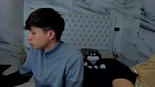 Snapshot of Ari_and_Storm chatting on 02.02.26 Ari and Storm online show from 02.02.26