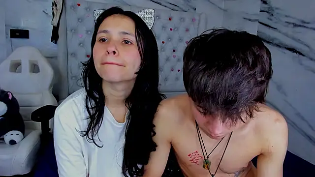 Snapshot of Ari_and_Storm chatting on 02.08.26 Ari and Storm online show from 02.08.26