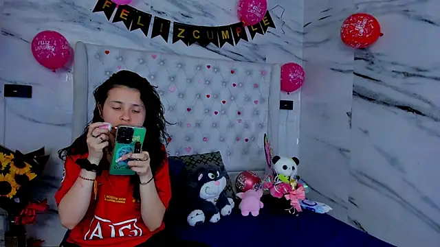 Snapshot of Ari_and_Storm chatting on 02.13.26 Ari and Storm online show from 02.13.26