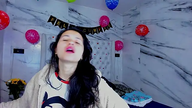 Snapshot of Ari_and_Storm chatting on 02.15.26 Ari and Storm online show from 02.15.26