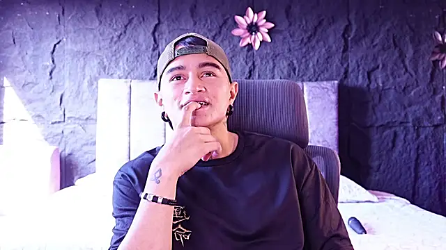 Snapshot of LiamDeep chatting on 07.13.26 LiamDeep online show from 07.13.26