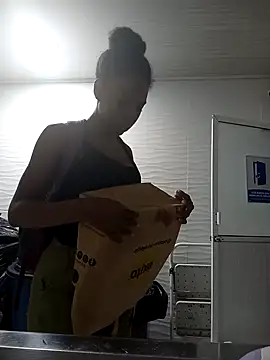 AmiraMorgan online show from 09.22.25