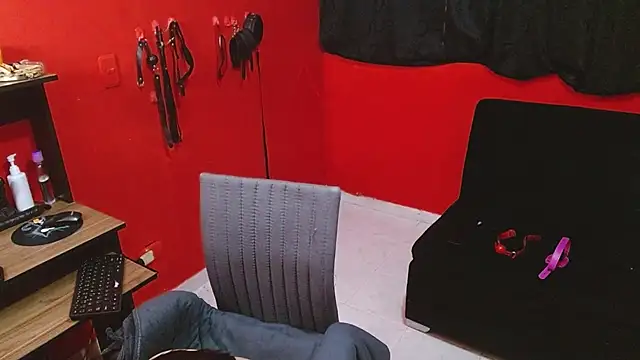 Emily Slave28 online show from 02.25.26