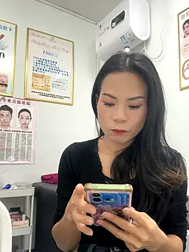 Baby-mmm online show from 12.21.25