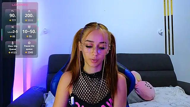 AmyKent  online show from 09.15.25