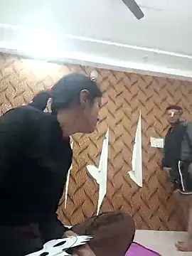 romantic couple1 online show from 11.23.25