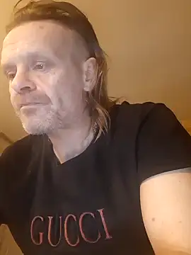 Snapshot of Kuba_Gd chatting on 12.30.24 Kuba Gd online show from 12.30.24