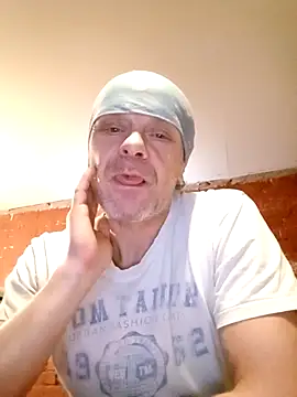 Snapshot of Kuba_Gd chatting on 09.27.25 Kuba Gd online show from 09.27.25