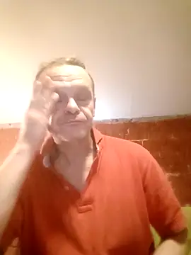 Snapshot of Kuba_Gd chatting on 10.29.25 Kuba Gd online show from 10.29.25