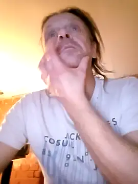 Snapshot of Kuba_Gd chatting on 11.22.25 Kuba Gd online show from 11.22.25