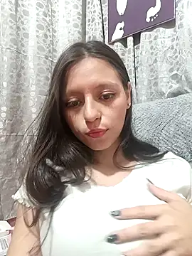 Snapshot of Lahila_ chatting on 10.13.25 Lahila online show from 10.13.25