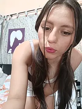 Snapshot of Lahila_ chatting on 05.18.26 Lahila online show from 05.18.26