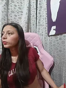 Snapshot of Lahila_ chatting on 06.17.26 Lahila online show from 06.17.26