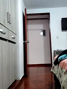 mia mancinii online show from 04.09.26